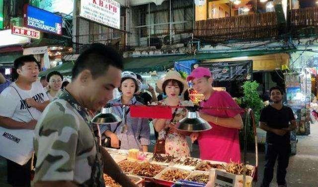 维嘉和女友晒照秀恩爱，这是公开恋情了？这对象来头可不小呢！