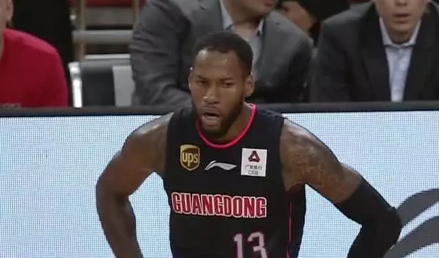 晋级CBA四强!广东队却迎来不利消息,易建联伤