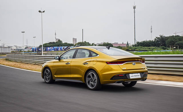 还在考虑66万没开出门就漏油的奔驰吗?来看看