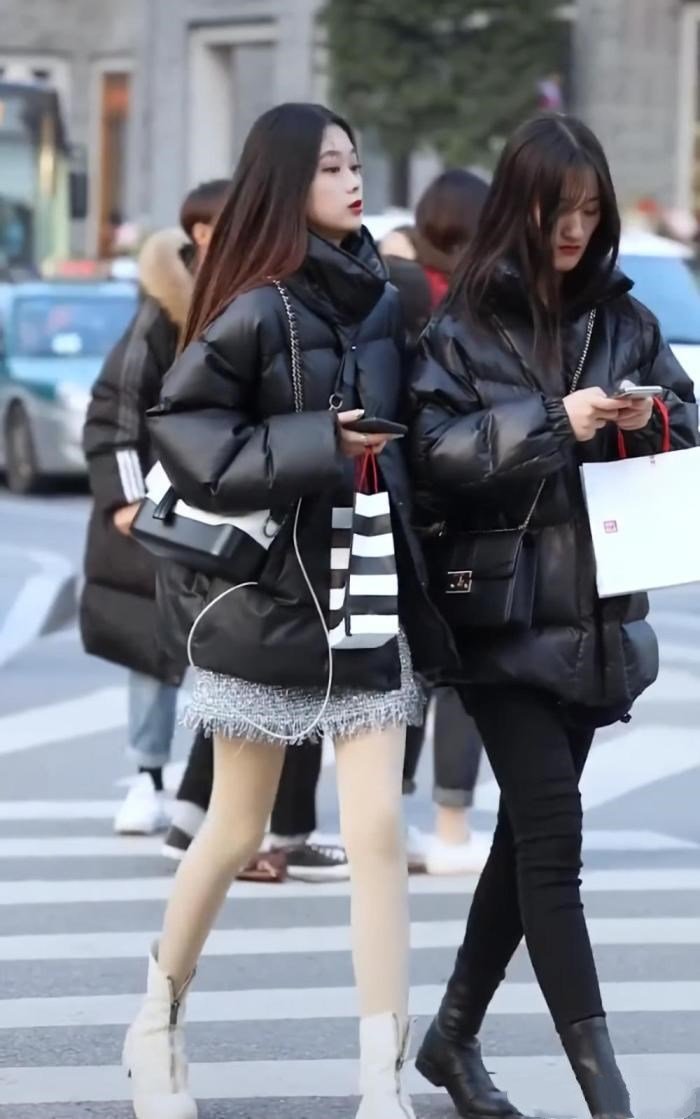 光腿神器不逼真了,如今"粉底丝袜"才给力,跟腿真正融为一体!