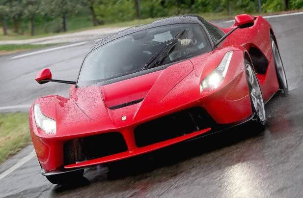 农村出身的劳模赵丽颖,现身家过亿,近亿元豪车