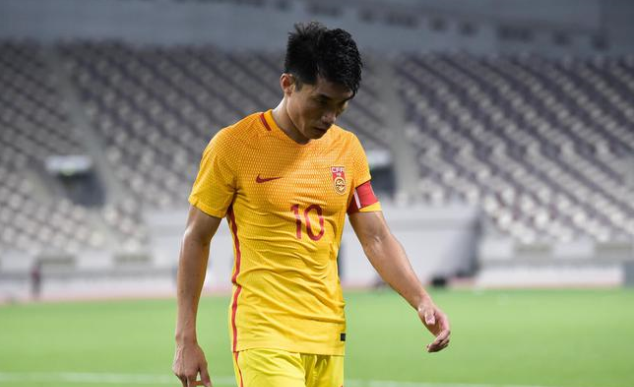 国足最强阵完败卡塔尔青年军 最信任防线遭完