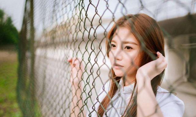 小明滚出去系列|老师:请用一个成语形容少女纯