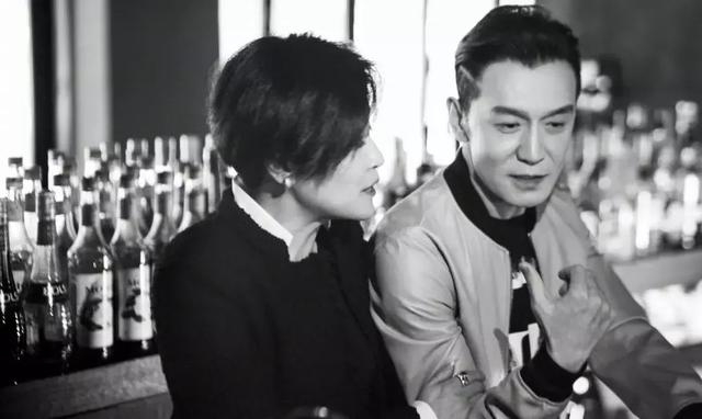 著名主持人李咏患癌离世,与妻子哈文的甜蜜爱情画上悲痛句号