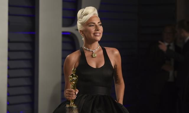 Lady Gaga夺奥斯卡最佳电影歌曲奖 首获小金人