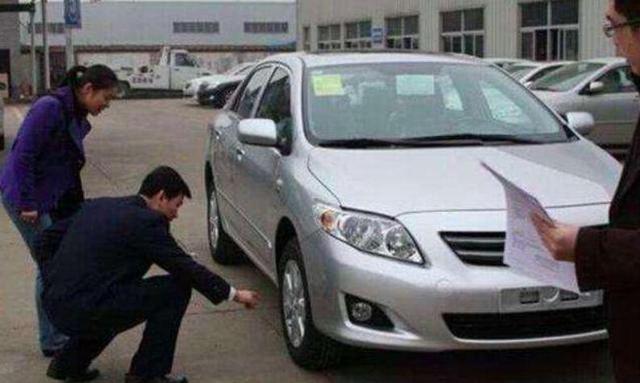 提车时,车主先检查这4个部位,4S店不敢给你库