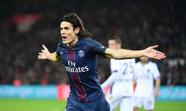 队报:卡瓦尼伤停至少一个月,无缘与曼联两回合