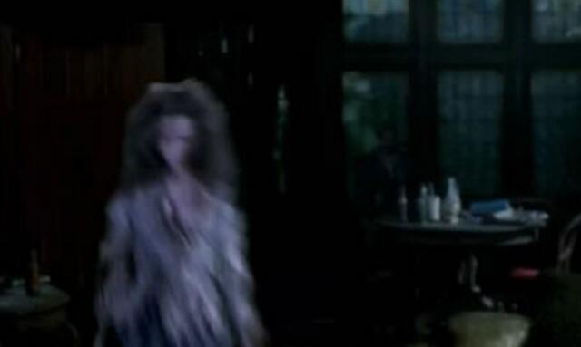 人贩子将5岁女孩骗到家里，夜里被女孩咬断喉咙