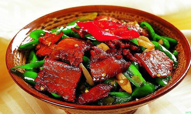 川味美食精选,给大家分享一道川味家常炒菜,自贡小炒肉