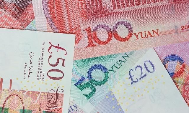 烧钱用英语怎么说?可不是burn money,钱可是