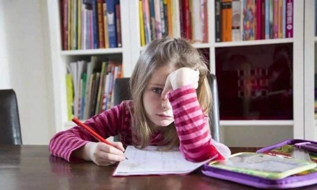 做错事被家长吼的孩子,安全感难以弥补,请原谅