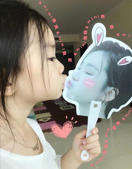 继戚薇之后，又一女星坑娃，李晟原本给儿子取的名字不要太搞笑！