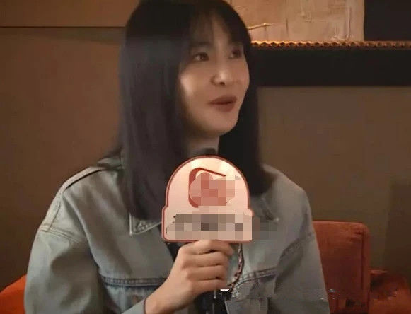 郑爽近日被采访最甜的事,她几个字的回答让网