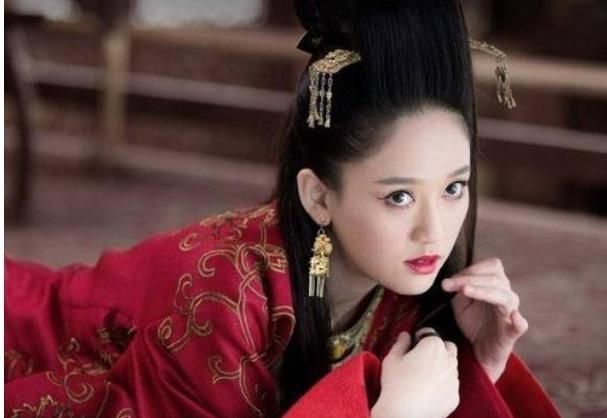 伪兄妹养成古言文：重生回到小时候，疯狂抱哥哥大腿