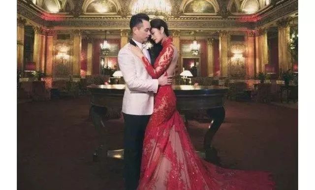 女星穿红色婚纱,钟丽缇似美人鱼,赵丽颖像童话