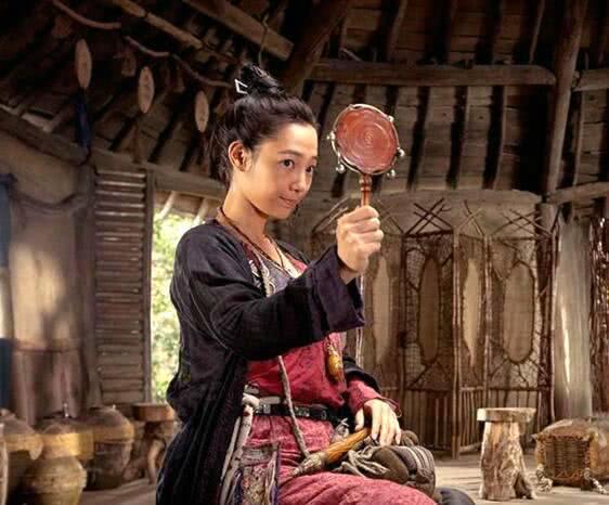 都市剧女神挑战古装,倪妮男装不输男星,江疏影