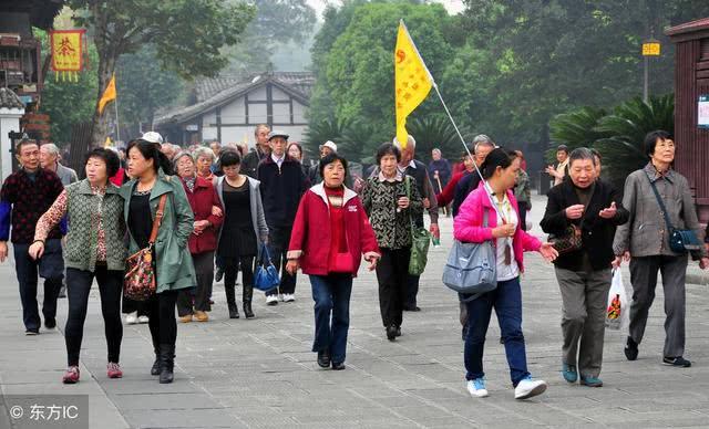 部分网友对瑞典事件曾先生态度神逆转,我们是