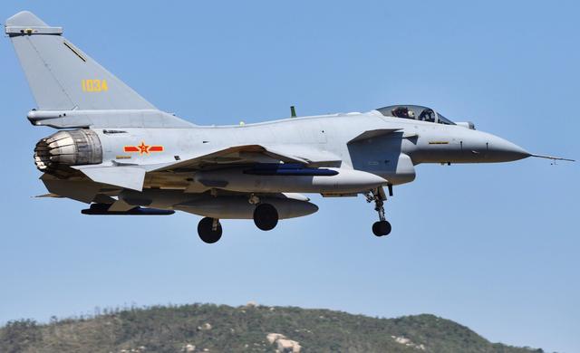 矢量歼10终于公开了!已亮相珠海 可能要做眼