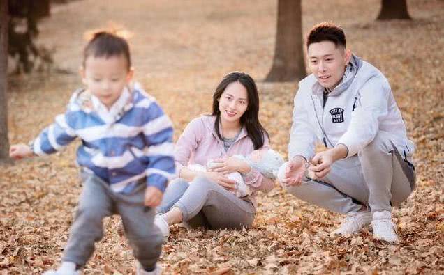 买超向张嘉倪求婚视频曝光,揭秘买超与张嘉倪