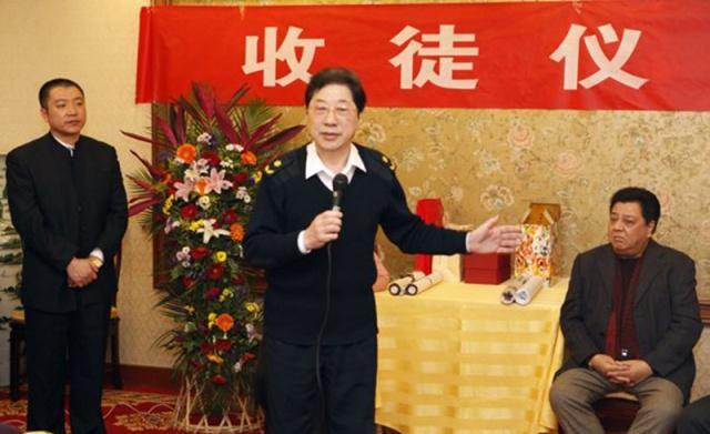 相声名家李金斗参加弟子收徒仪式!