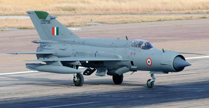 难以掩盖内心激动！枭龙战机终于一战成名，俄罗斯：有我们的血统