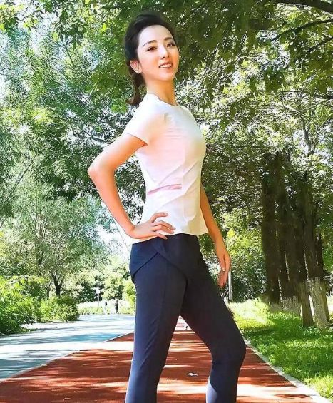 李思思，追赶初秋的风，美貌与智慧并重的才女