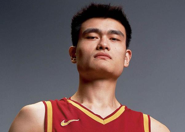 杨鸣颜值与才华并存的中国篮球巨星