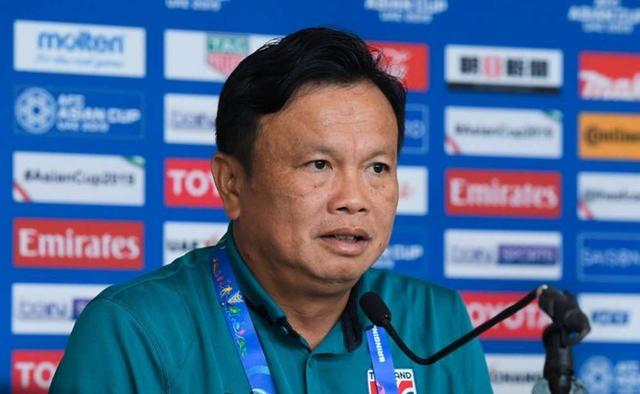 亚洲杯 泰国主帅:中国队踢法比较直接,导致了我