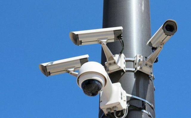 开车时电子眼闪了一下是什么意思?违规了?来