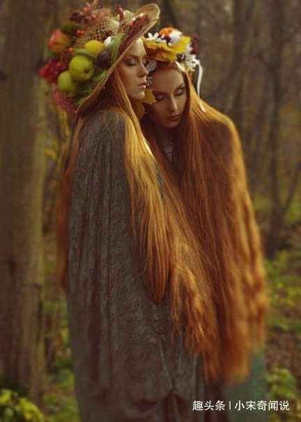 印度一男子竟40年不剪头发,如今已变成了树精