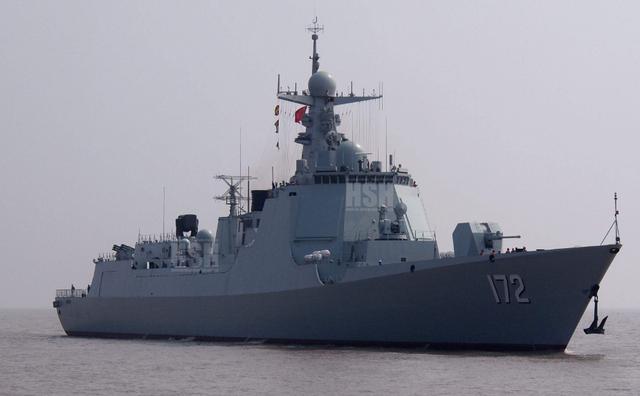 如果俄罗斯用图-160轰炸机换052D驱逐舰,划不