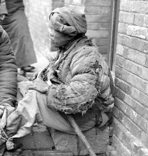 美国人拍的1940年代中国男女冬天生活样子,看