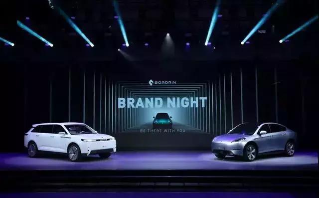 造车新势力又多一品牌,上海车展亮相2款SUV,蔚来怎么看?