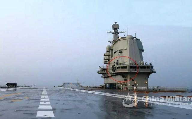 辽宁舰和002航母舰桥造型对比,舷窗设置大不同