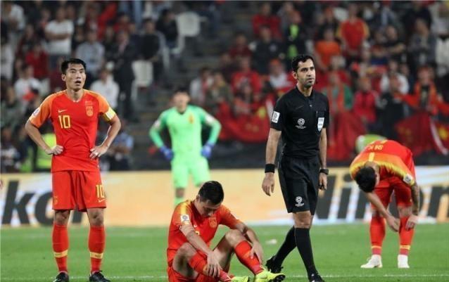 同样是男子集体项目,为什么中国男足的成绩远