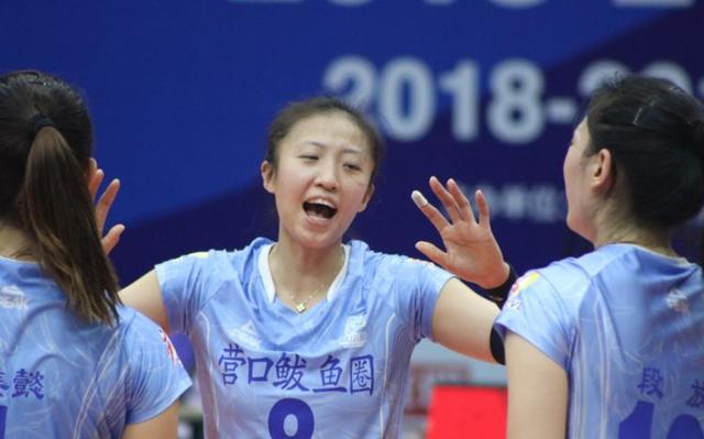 本赛季辽宁女排目前仅从阵容来看确实国手是最多的,丁霞,颜妮,胡名媛