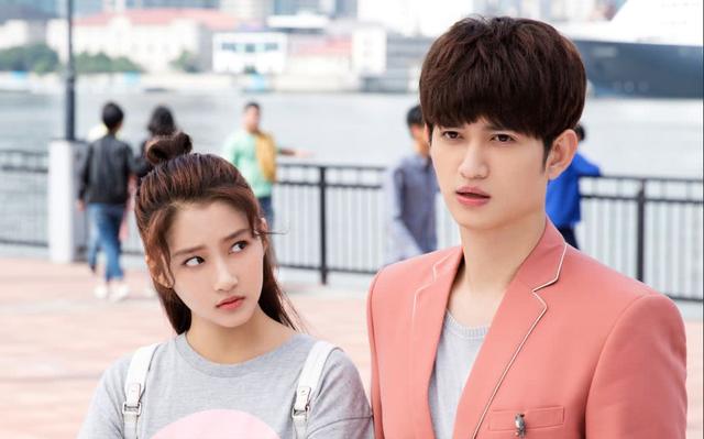 长得像女人的五位男星，鹿晗黄子韬不算啥，最后一位辣眼睛！