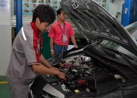 当里程表超过10万公里，这5种配件必须换，不然就是拿命在省钱