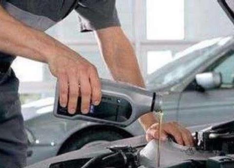 维修保养时 半合成机油和全合成机油有什么区别？