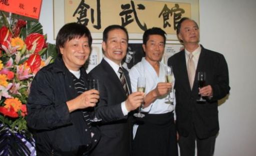 70岁高龄承认出轨？梁小龙这是破罐子破摔还是被盗号了?
