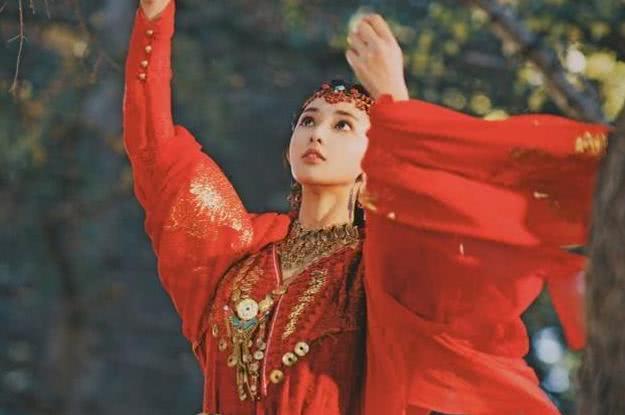 《东宫》首播破亿,男女主颜值惊艳,网友:结局必须是悲剧