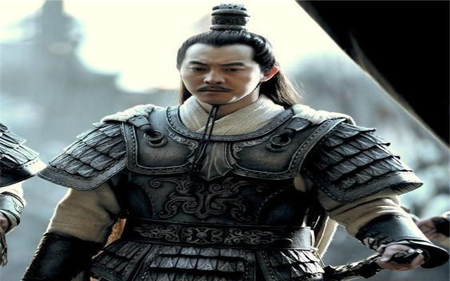 曹操与袁绍在官渡决战时，汉室宗亲刘表在干嘛？