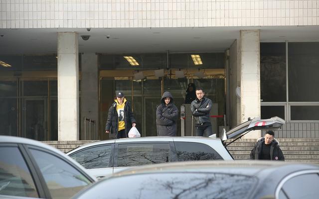 Angelababy现身春晚二审彩排将表演语言节目