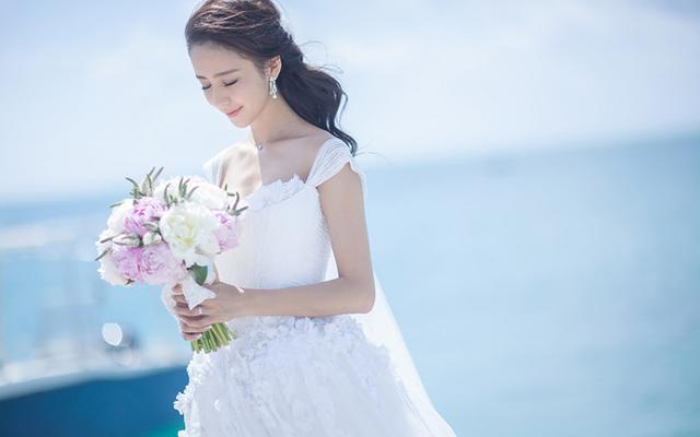 佟丽娅34岁生日,陈思诚微博送祝福,丫丫是妥协