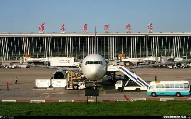 第二名,上海浦东国际机场,2015年吞吐量6008万人次.