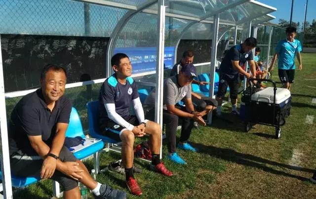 大连足球功勋重回一方带青训 双冠王光环下青