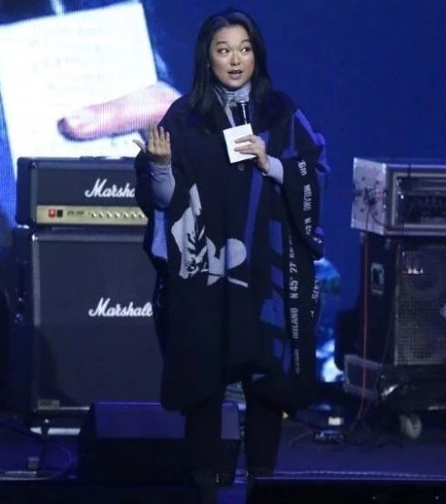 “小棠菜”李珊珊近照身材发福，曾被指患脑瘤变卖港姐后冠惹争议