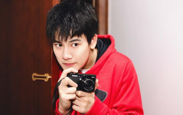 《青春环游记》播出时间给力,王凯吴谨言组CP