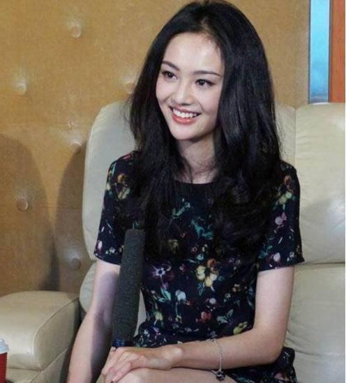 郑爽出山胖回了颜值巅峰,但破相两年都没处理