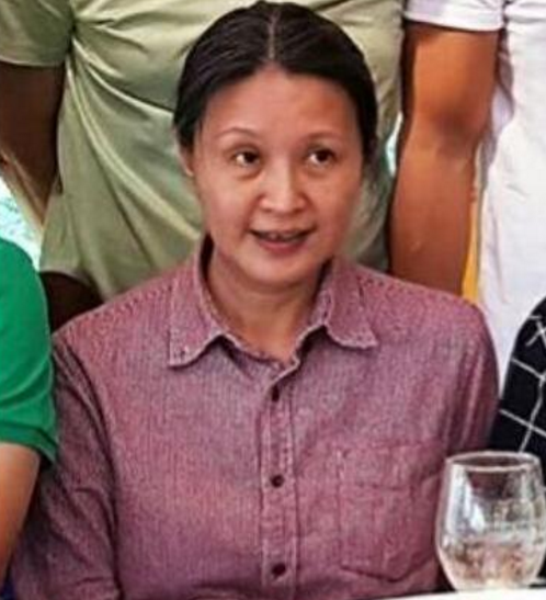 62岁方舒生活近照：历经两度婚姻仍单身，两女儿个个貌美如花